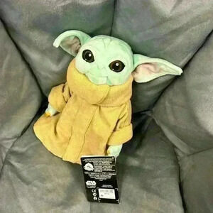 Disney Star Wars, Mandalorian child Goku. 10 inch plush new tags.